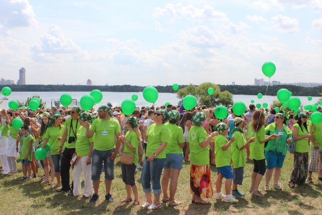   Экофест 2013 в Москве -  флешмоб «Зелёное сердце» - фото 15