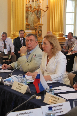 Саммит деловых кругов «Сильная Россия 2013» эксперты оценили на 10 баллов по 5 бальной системе - фото 7