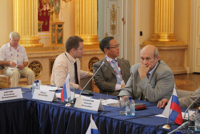Саммит деловых кругов «Сильная Россия 2013» эксперты оценили на 10 баллов по 5 бальной системе - фото 11