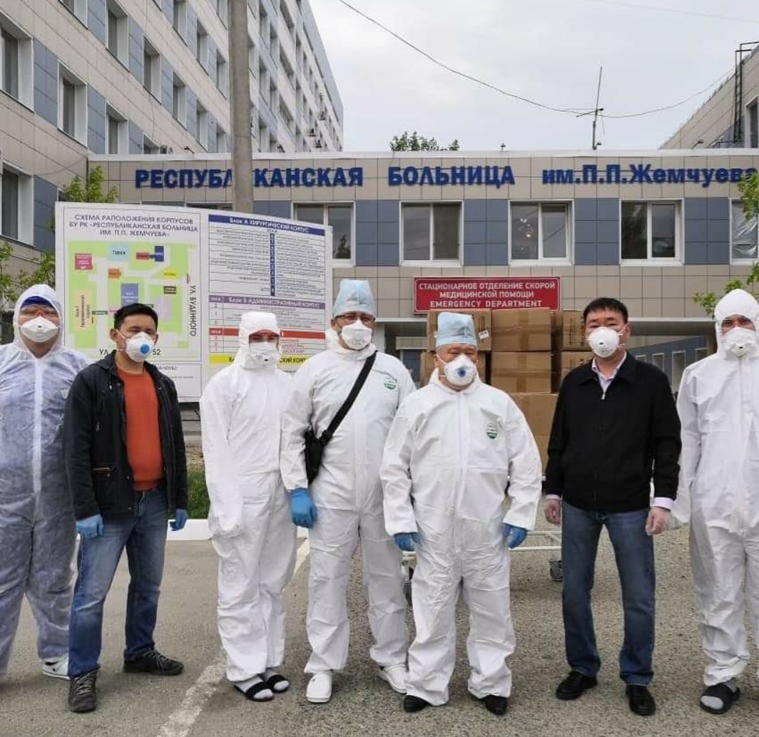 В Калмыкию отправляют "противочумные костюмы"... - фото 4