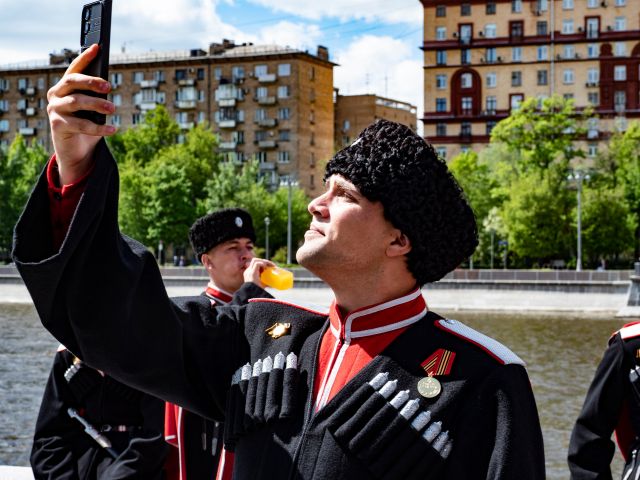 Москва отметила День Победы - фото 8